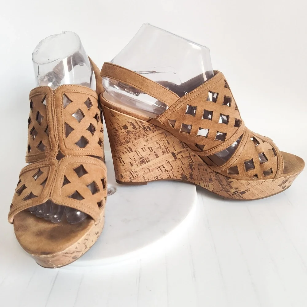 Franco Sarto Sandals Size 9.5 Wedge Platform‎ Shea Tan Faux Suede Laser Cut Cork